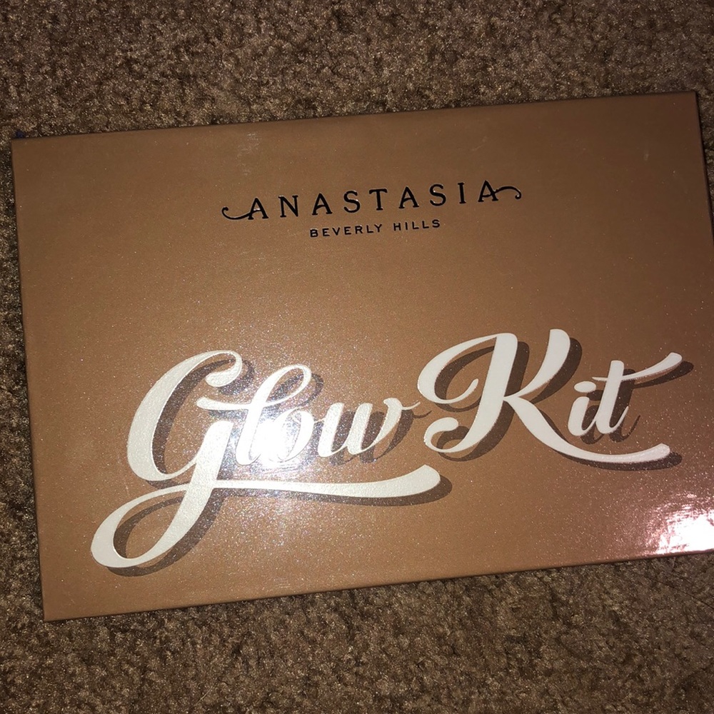 Anastasia glow kit